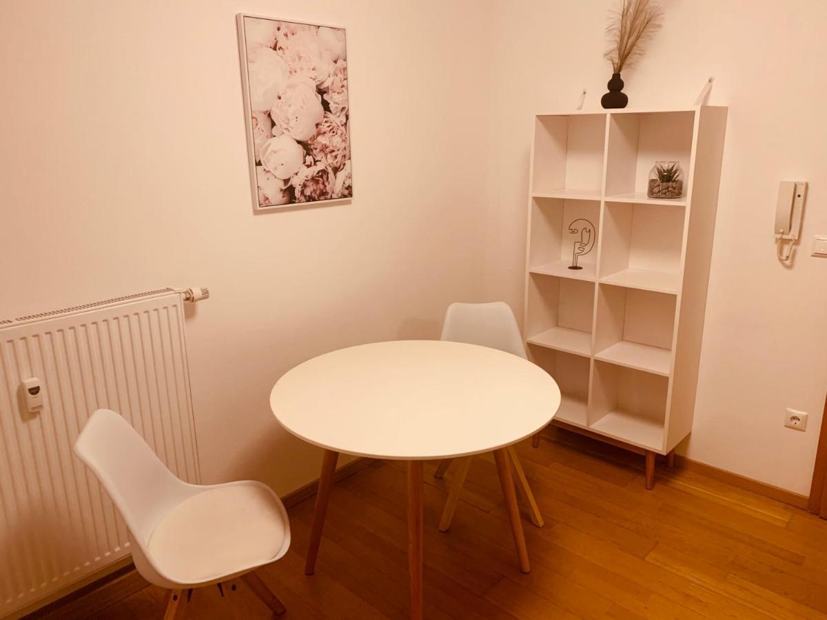 Felix Living 4, Modern & Cozy 2 Zimmer Wohnung, Balkon, Parkplatz Salzweg Exterior foto